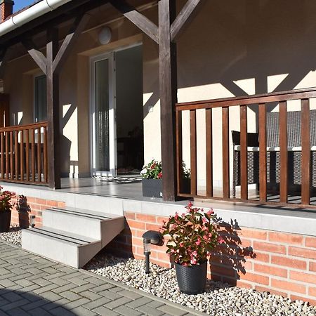 Lívia Apartman Hévíz Exterior foto