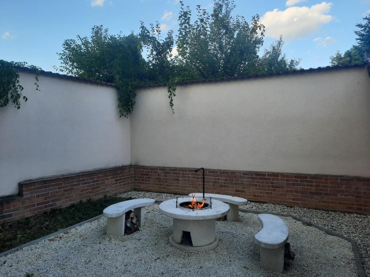 Lívia Apartman Hévíz Exterior foto